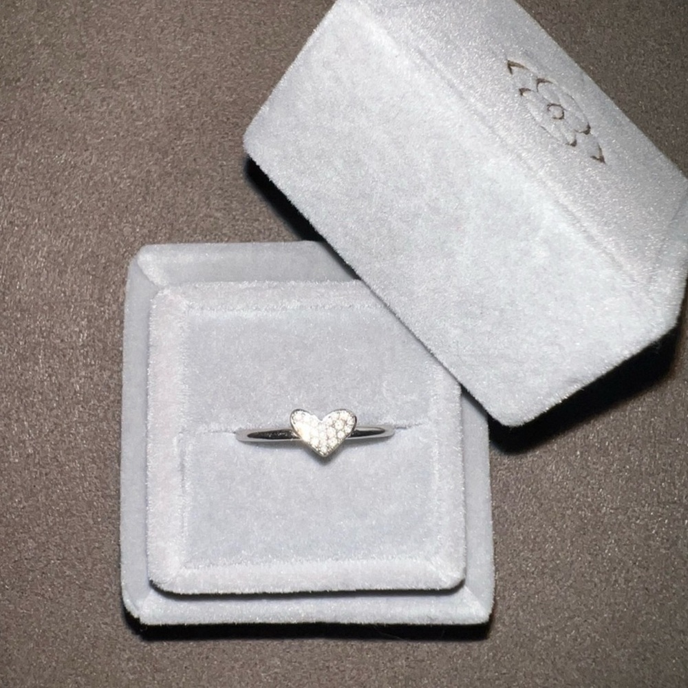 Kendra Scott diamond heart ring
